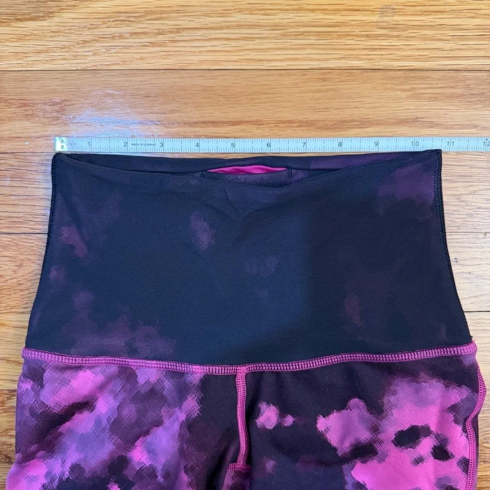 Lululemon Sweaty Endeavor Tight Blooming Pixie Raspberry Black - Size 4